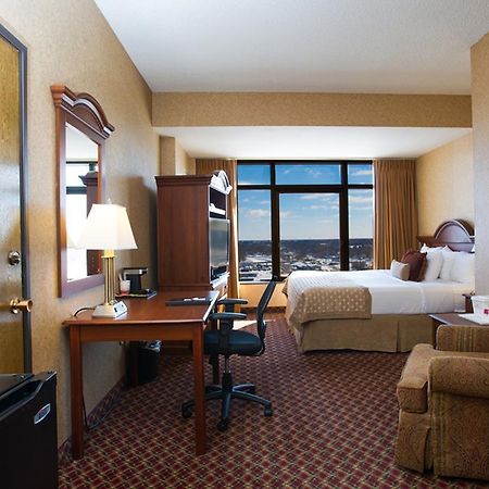 Ramada By Wyndham Topeka Downtown Hotel & Convention Center Luaran gambar