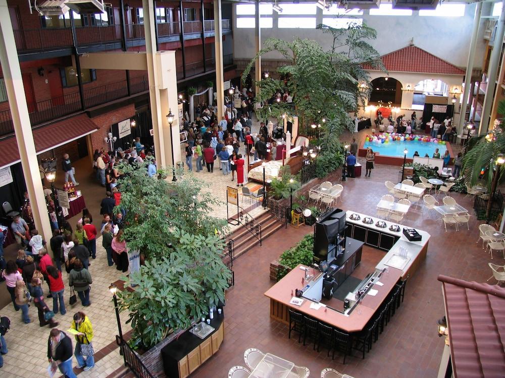 Ramada By Wyndham Topeka Downtown Hotel & Convention Center Luaran gambar