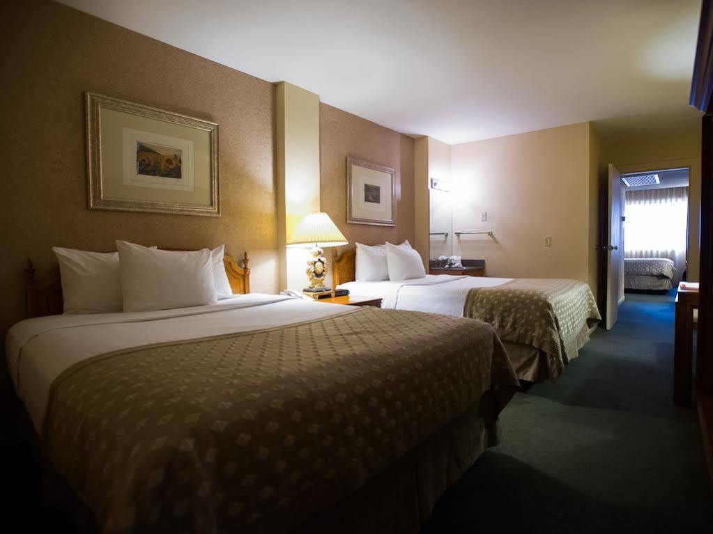Ramada By Wyndham Topeka Downtown Hotel & Convention Center Luaran gambar