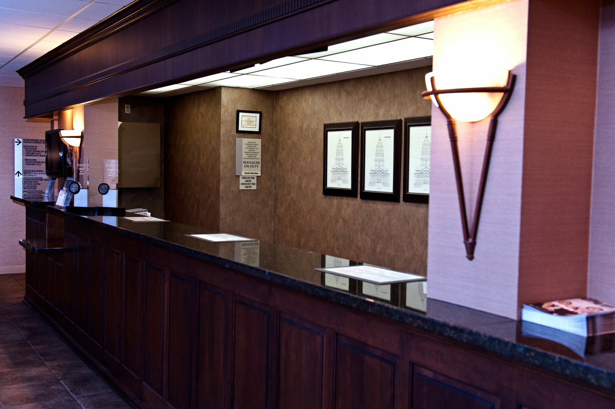 Ramada By Wyndham Topeka Downtown Hotel & Convention Center Luaran gambar