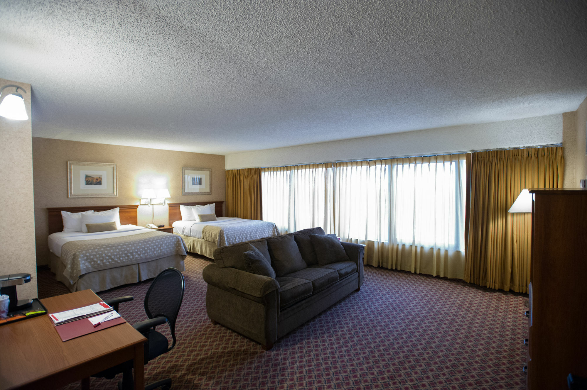 Ramada By Wyndham Topeka Downtown Hotel & Convention Center Luaran gambar